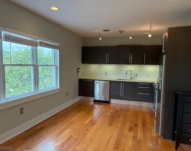 268 Main St, Unit 1 - Photo Thumbnail 2