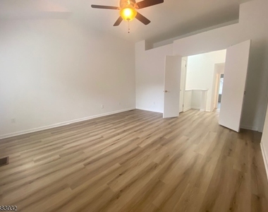 49 Birchwood Road - Photo Thumbnail 12