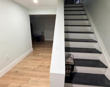 43 Edgewood Ave - Photo Thumbnail 7