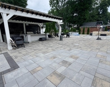 43 Edgewood Ave - Photo Thumbnail 3