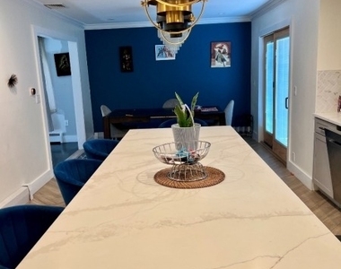 43 Edgewood Ave - Photo Thumbnail 9