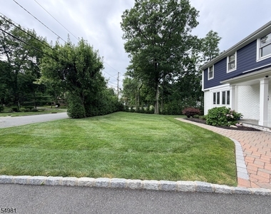 43 Edgewood Ave - Photo Thumbnail 5