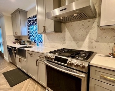 43 Edgewood Ave - Photo Thumbnail 10