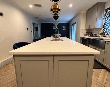 43 Edgewood Ave - Photo Thumbnail 18