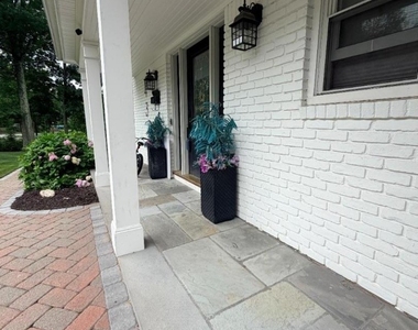 43 Edgewood Ave - Photo Thumbnail 6