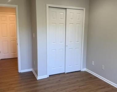 245 Marcia Way - Photo Thumbnail 7