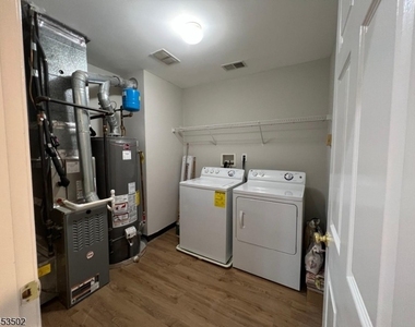 245 Marcia Way - Photo Thumbnail 15
