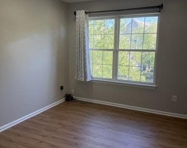 245 Marcia Way - Photo Thumbnail 11