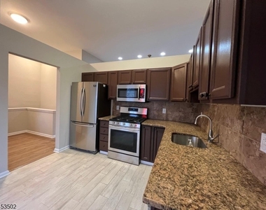 245 Marcia Way - Photo Thumbnail 2