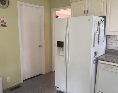 67 Oakland Ave - Photo Thumbnail 8