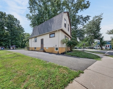 1871 W 4th St - Photo Thumbnail 1