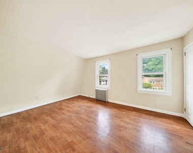 1871 W 4th St - Photo Thumbnail 12