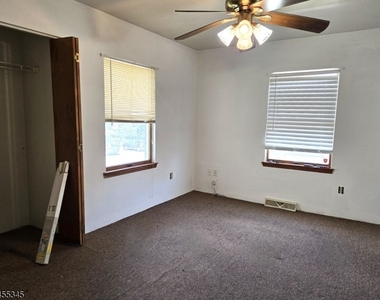 34 Carlton Ave - Photo Thumbnail 20