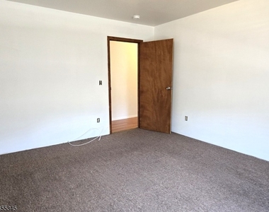 34 Carlton Ave - Photo Thumbnail 19