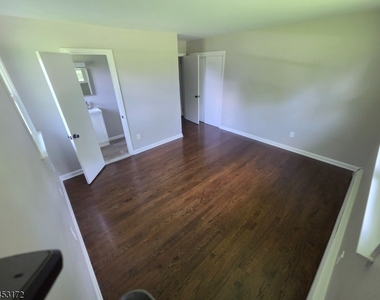 39 Old Croton Rd - Photo Thumbnail 10