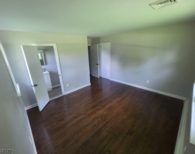 39 Old Croton Rd - Photo Thumbnail 8