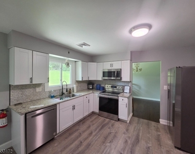 39 Old Croton Rd - Photo Thumbnail 3
