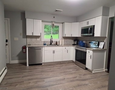 39 Old Croton Rd - Photo Thumbnail 1