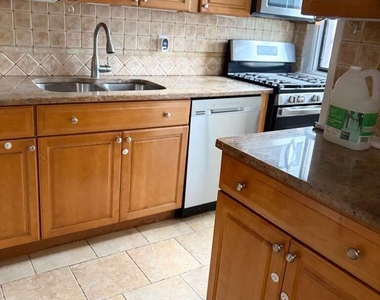 1001 Norwood Avenue - Photo Thumbnail 7