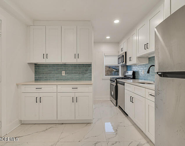 1001 Norwood Avenue - Photo Thumbnail 5