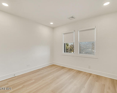 1001 Norwood Avenue - Photo Thumbnail 12