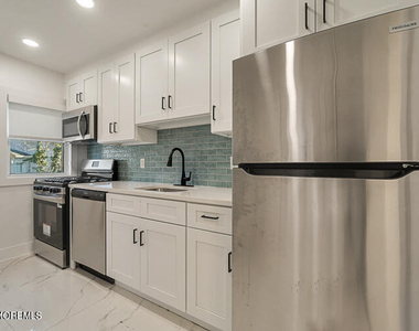 1001 Norwood Avenue - Photo Thumbnail 4