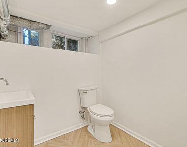 1001 Norwood Avenue - Photo Thumbnail 18