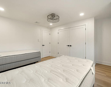 1001 Norwood Avenue - Photo Thumbnail 13