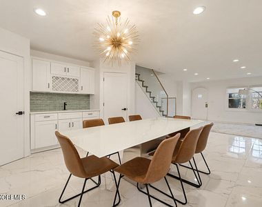 1001 Norwood Avenue - Photo Thumbnail 6