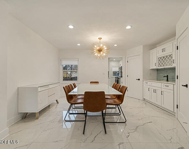 1001 Norwood Avenue - Photo Thumbnail 3