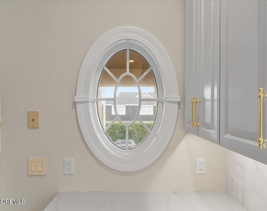 410 1st Avenue - Photo Thumbnail 37