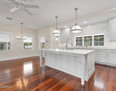 410 1st Avenue - Photo Thumbnail 5