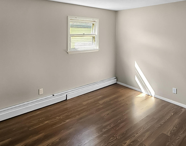 8 Kendall Drive - Photo Thumbnail 3