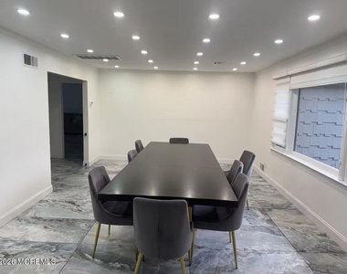 224 Howard Avenue - Photo Thumbnail 3