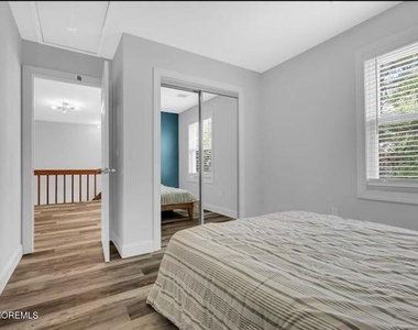 1143 Roe Avenue - Photo Thumbnail 18