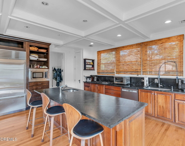 95 E River Road - Photo Thumbnail 10