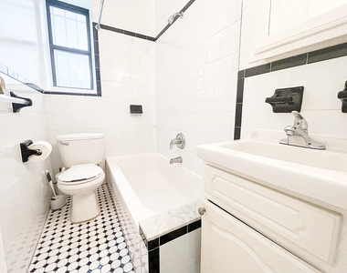 45th Street/9th Avenu - Photo Thumbnail 5