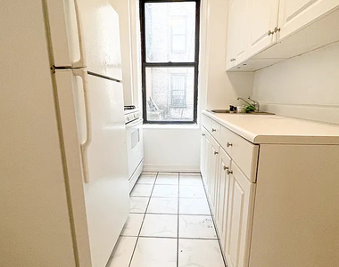 45th Street/9th Avenu - Photo Thumbnail 6