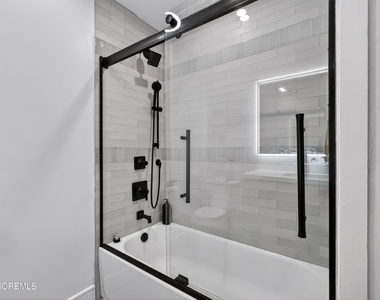 6 Swan Road - Photo Thumbnail 24