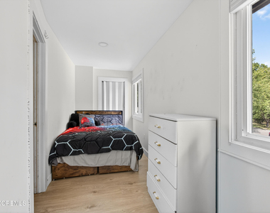 6 Swan Road - Photo Thumbnail 25