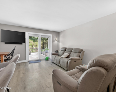 6 Swan Road - Photo Thumbnail 7