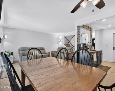 6 Swan Road - Photo Thumbnail 17