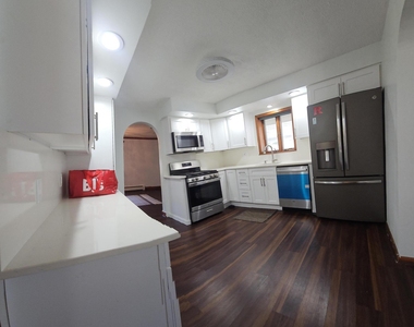 4 Reade Street - Photo Thumbnail 9