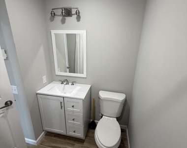 35 Milford Avenue - Photo Thumbnail 11