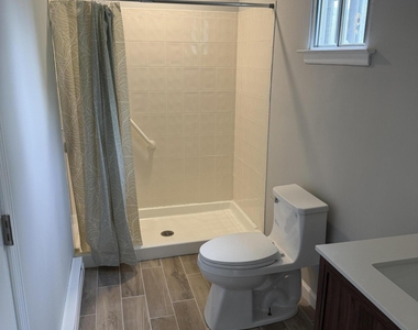 35 Milford Avenue - Photo Thumbnail 12