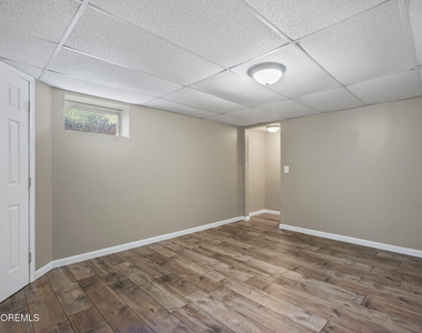 1062 Cheryl Court - Photo Thumbnail 17
