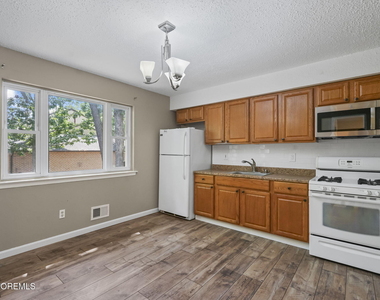 1062 Cheryl Court - Photo Thumbnail 5