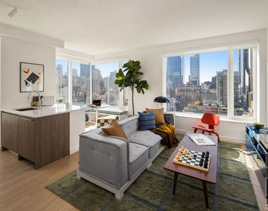10th Avenue - Photo Thumbnail 2