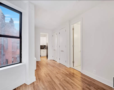 West 45 Street - Photo Thumbnail 2