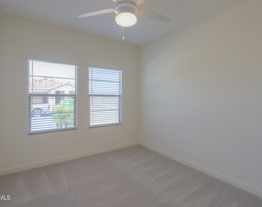 40285 W Chambers Drive - Photo Thumbnail 13